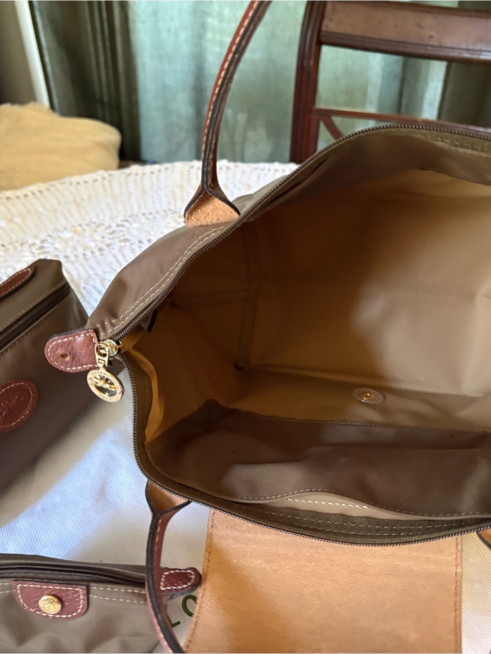 Longchamp Brown Nylon Trio with Tan Leather Trim - Picture 3 of 10